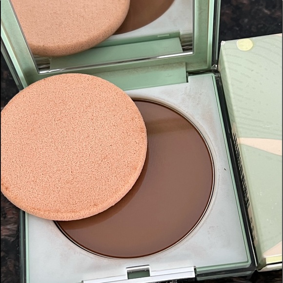 (2) NEW Clinique Stay-Matte Sheer Finish Pressed Powder (Stay Sienna 21) - Picture 3 of 10
